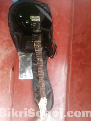 Guitar Yamaha ERG 121